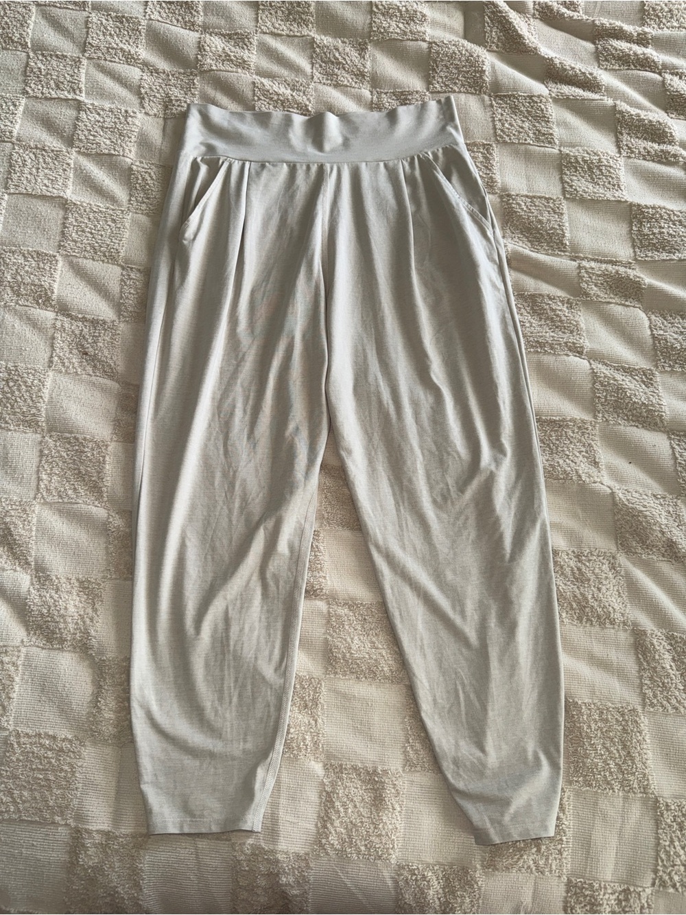NWOT Vuori Lux At Ease‎ Women's Pants Cream Large